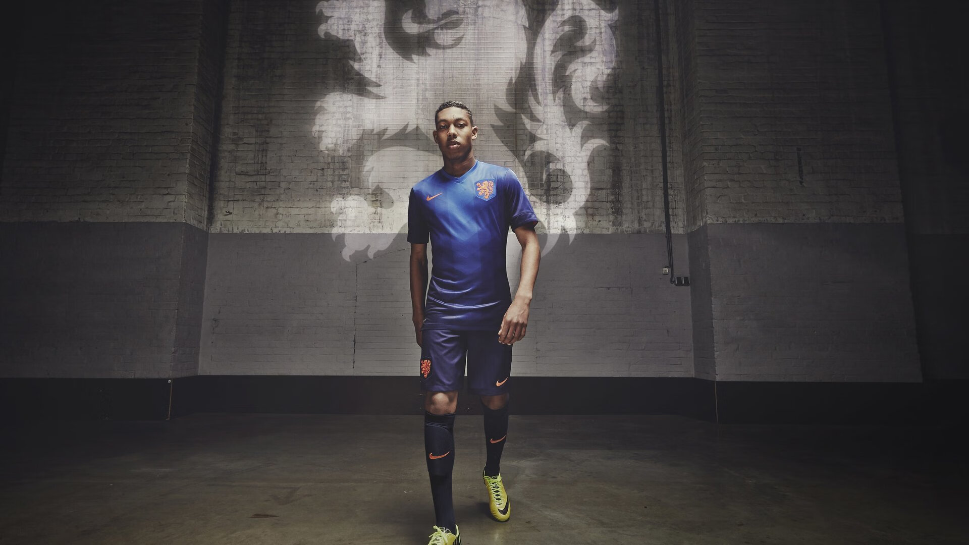 莱斯特城主场惨负谢菲联，英超球队备战欧冠苦战，莱斯特城英超夺冠阵容