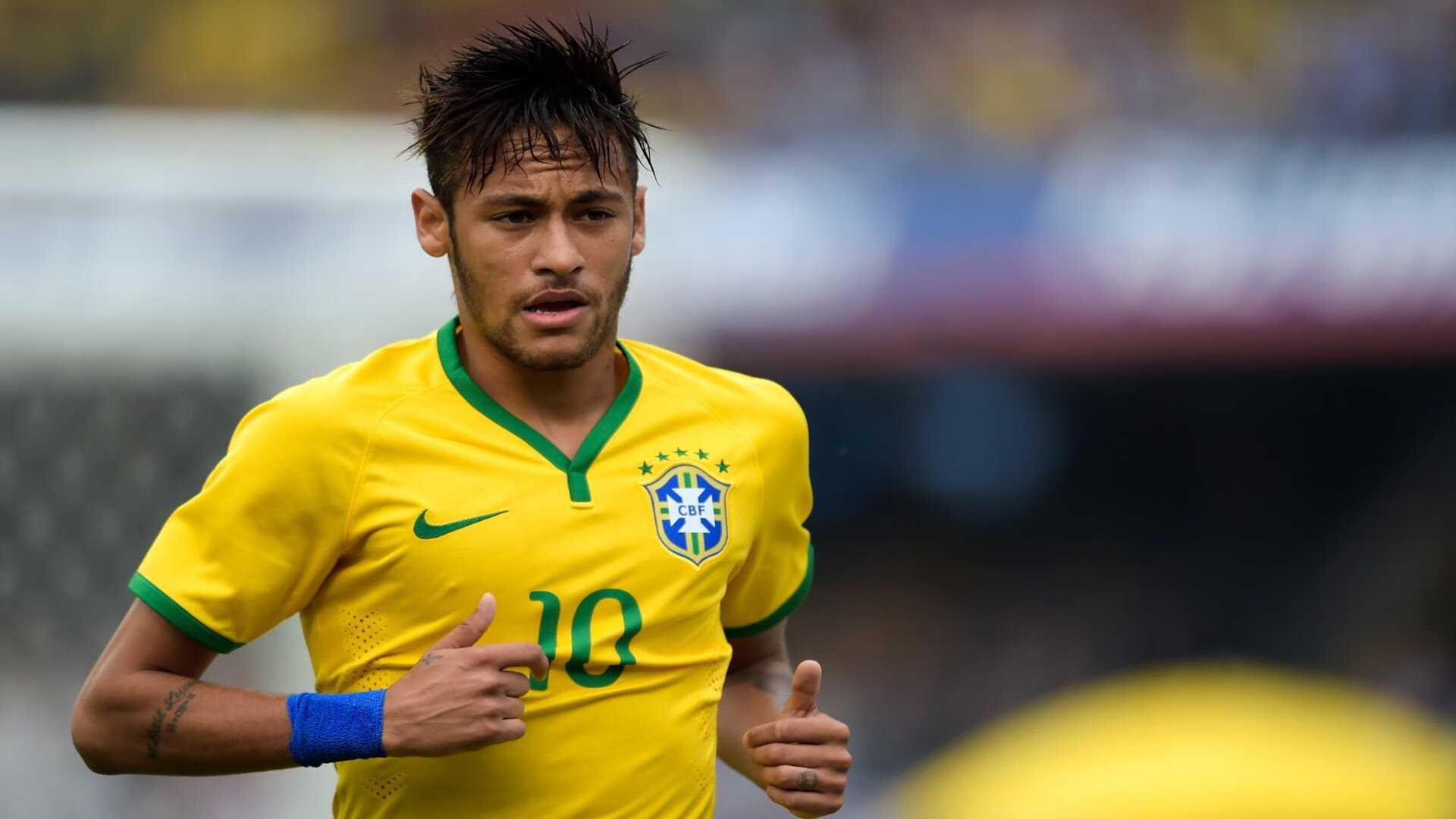 巴萨配合默契打出标志性控球风格,巴萨的配合